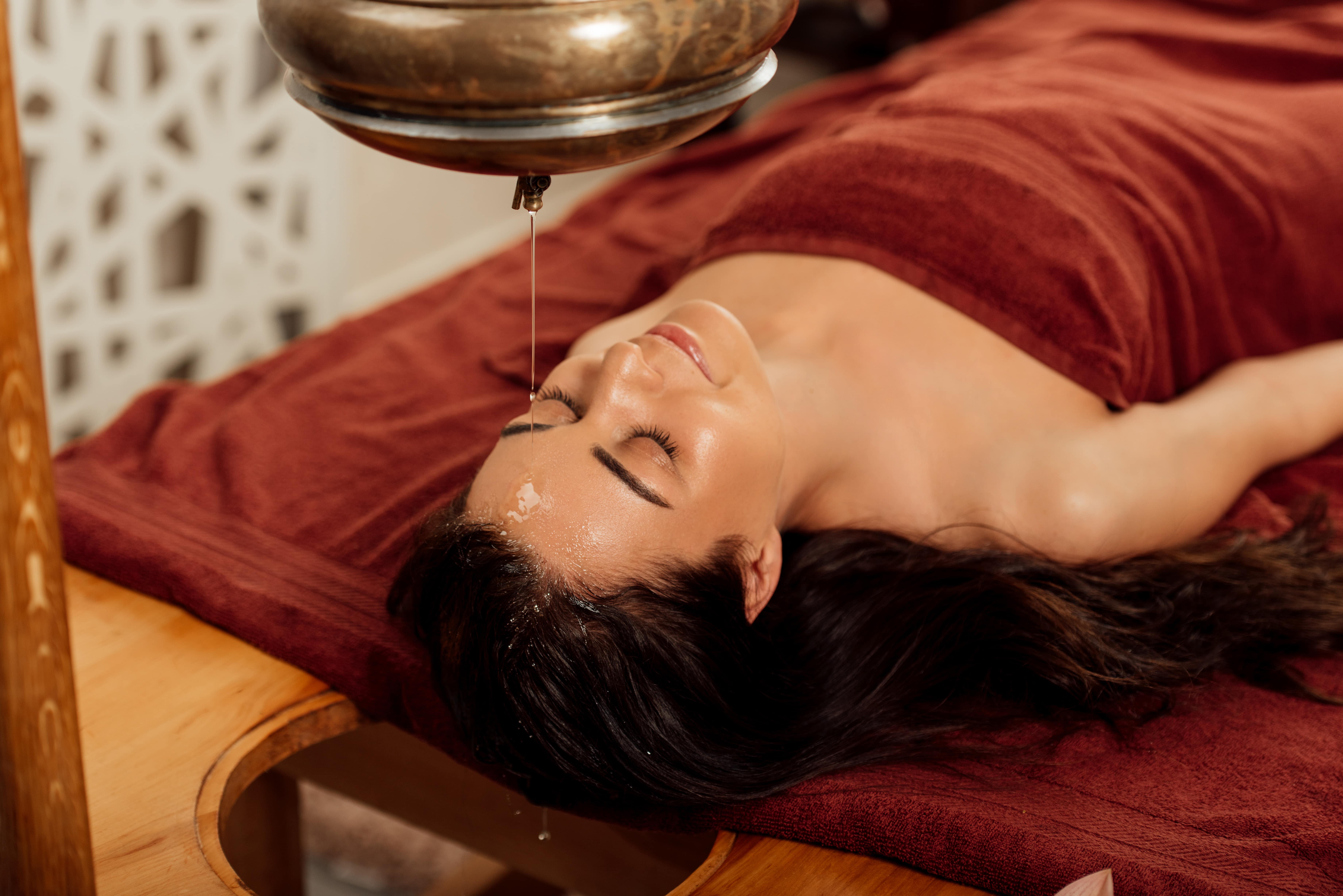 Dhroni Massage Image